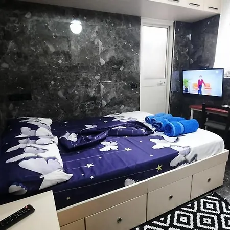 Appartamento Lovely Apt.1-7 Tirana