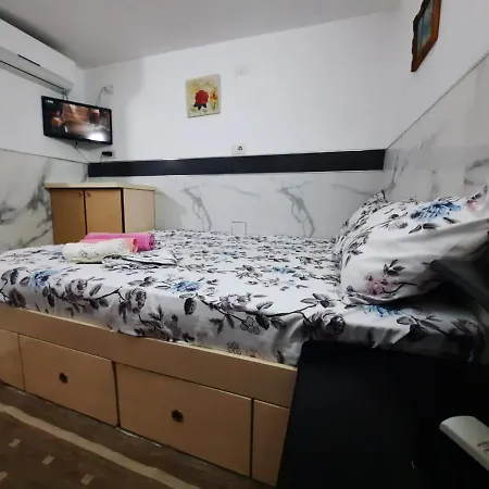 Lovely Apt.1-7 Appartement