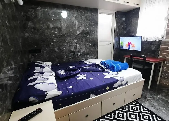 Appartamento Lovely Apt.1-7 Tirana